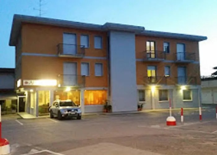 Trattoria Al Taj Szálloda 2*